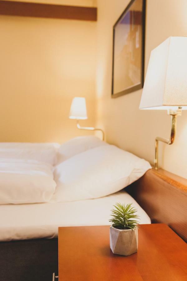 Froken Skjolds Hotel Lyngengarden Mosjøen Kültér fotó